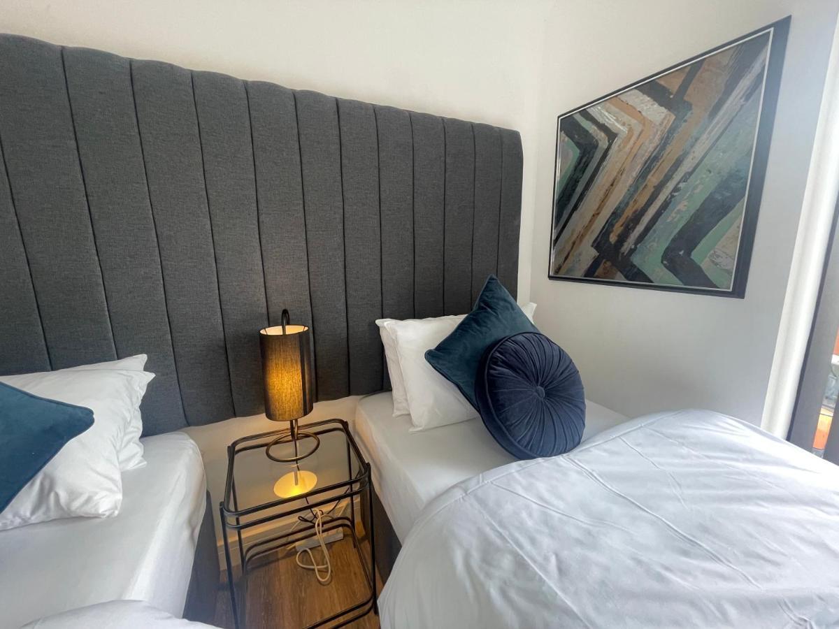 Sapphire Premier W/secure Parking Apartment *